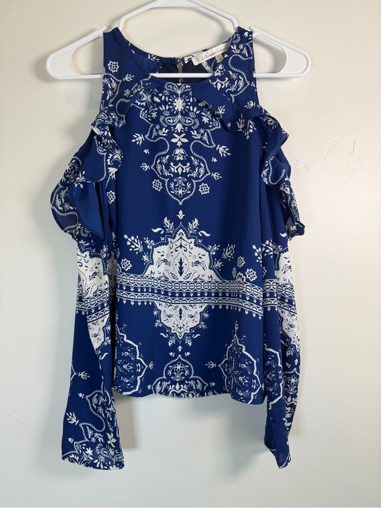 Lovers + Friends Tops - Lovers + Friends Blue Paisley Cold Shoulder Ruffle Vacation Blouse XS